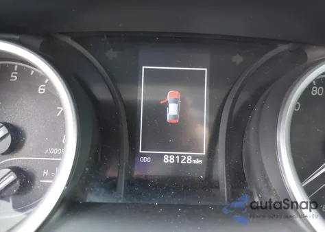 2021 Toyota Camry Le z USA, uszkodzony, nr VIN 4T1C11AK3MU577082